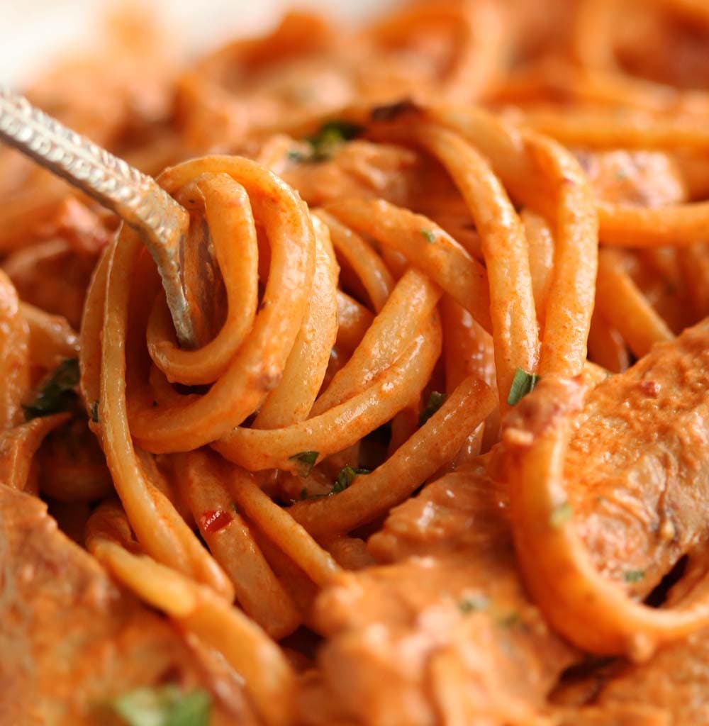 Spicy Chicken Pasta With Creamy Tomato Sauce and Smoky Paprika